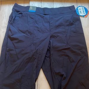 NWT Columbia UV15 stretch capri pants. Nocturnal